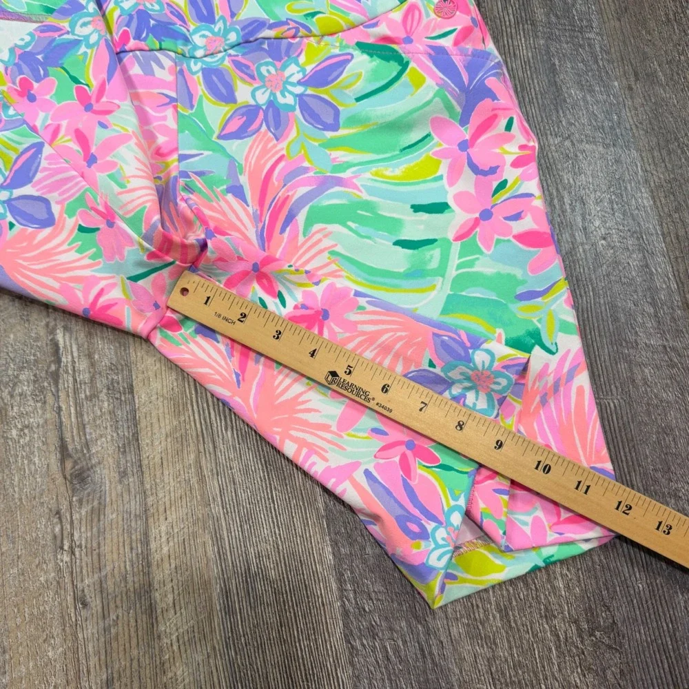 Lilly Pulitzer Luxletic Reid Womens 8 Vibrant Colorful Floral Golf Shorts